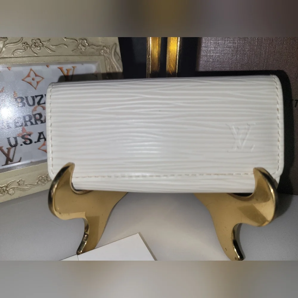 Louis Vuitton Multicles 4 in Ivory Epi Leather!
